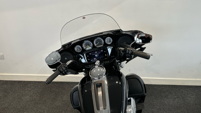 Harley-Davidson Touring Electra Glide FLHTK Vivid Black (21MY)